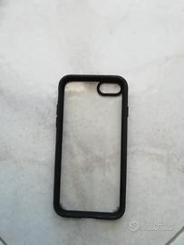 cover iPhone trasparente con bordi neri