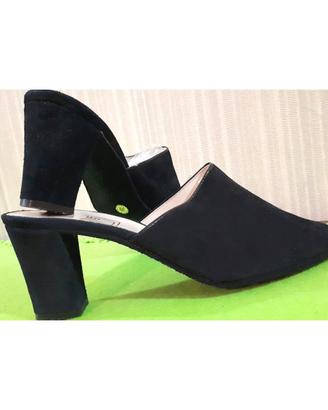 Mules nuove, mai usate“Elena” scamosciate stupende