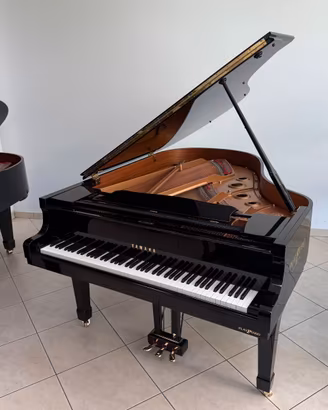 Pianoforte a coda Yamaha C3 Serie L