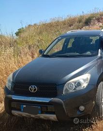 Toyota rav4  3 serie 2.2 136 CV