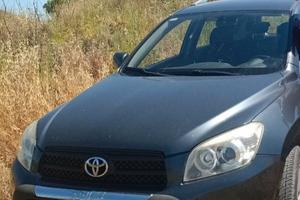 Toyota rav4  3 serie 2.2 136 CV