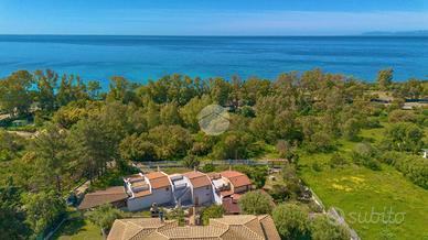 VILLA A SCHIERA A QUARTU SANT'ELENA