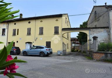 CASA SEMINDIPENDENTE A BRESCELLO