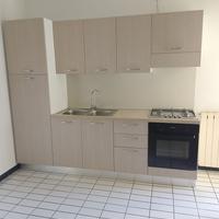 Cucina componibile con elettrodomestici