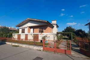 Arqua' pol., elegante villa singola