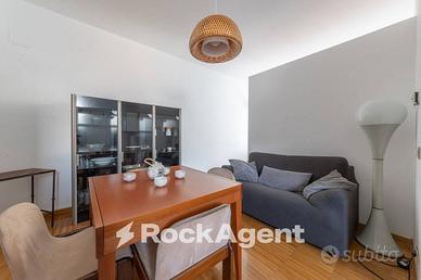 BILOCALE PIANO ALTO CON TERRAZZINO