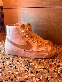 Nike Donna