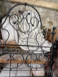 letto  in ferrous battyto