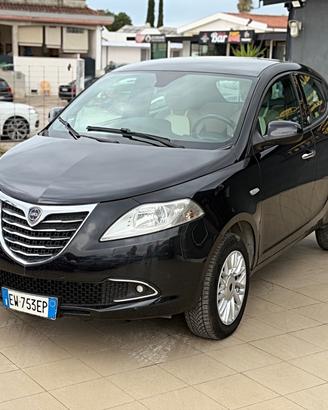 Lancia Ypsilon 0.9 TwinAir 85 CV 5 porte Metano Ec