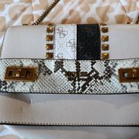 pochette Guess 