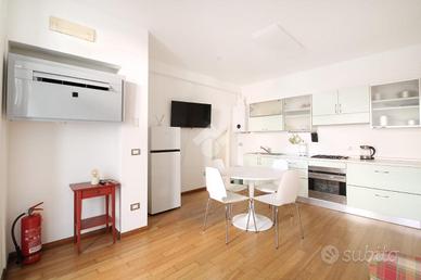 2 LOCALI A PORTO SANT'ELPIDIO