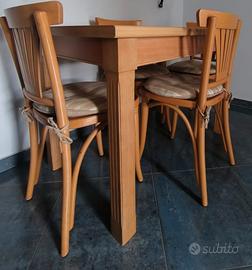 Tavolo Scavolini legno noce chiaro + 4 sedie