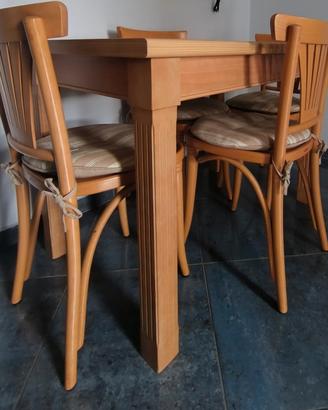 Tavolo Scavolini legno noce chiaro + 4 sedie