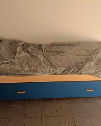 letto singolo + 3 doghe + materasso nuovo 