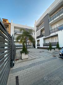 BOX AUTO Anche Uso Deposito al C.so Campano FL326