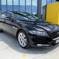 JAGUAR XF 2.0 D 180 CV aut. R-Sport