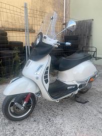 Vespa 300