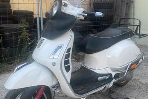 Vespa 300
