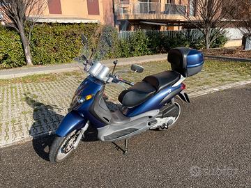 Piaggio Beverly 200