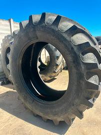 N°2 PNEUMATICI PER TRATTORE AGRICOLO 600/65/R30