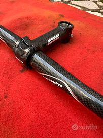 Manubrio FSA in carbonio