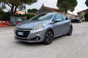 Peugeot 208 1.2 gpl