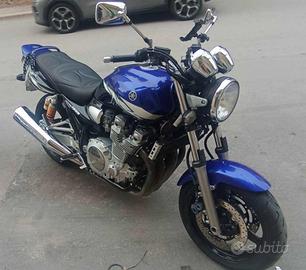 Moto XJR 1300