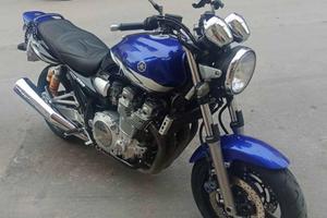 Moto XJR 1300