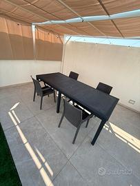 Tavolo da giardino con 4 sedie