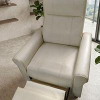 Poltrona ribaltabile con pulsante come nuova