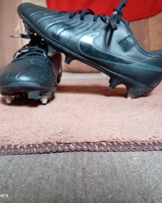 Scarpe da calcio della Nike Tiempo 