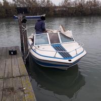 Glastron Laraya 5,90 m 6 posti con carrello