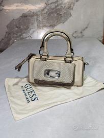 Borsetta Guess beige effetto squame logo grande
