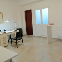 Locale commerciale per ufficio non arredato