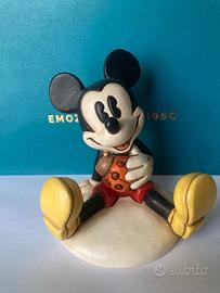 Topolino seduto con coccinella Thun Disney