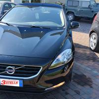 VOLVO V40 D2