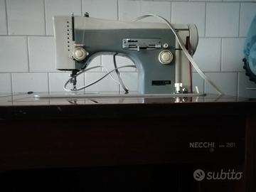 Macchina da cucire Singer elettrica, anni 70