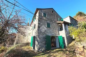 CASA SEMINDIPENDENTE A SERRA RICCÒ