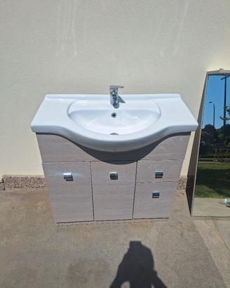 mobile bagno con lavello incorporato in ceramica