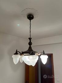 Lampadario antico in bronzo e vetro di Murano