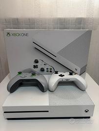xbox one s 1 tb + 2 controller