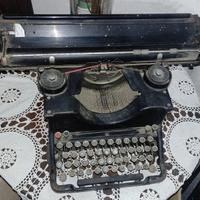 macchina da scrivere Olivetti M40