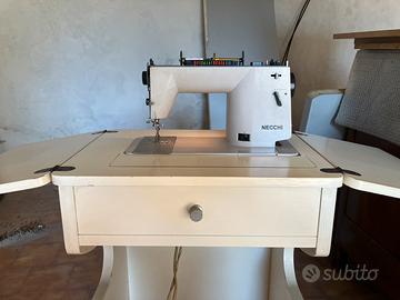 Macchina da cucire necchi