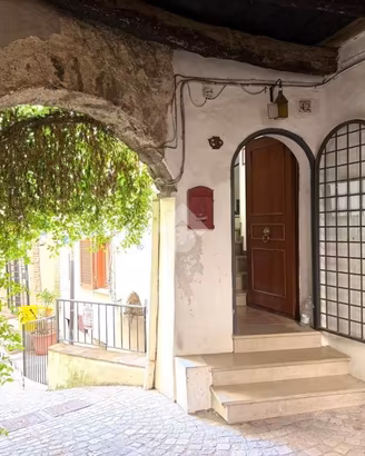 5 LOCALI A CANTALUPO IN SABINA
