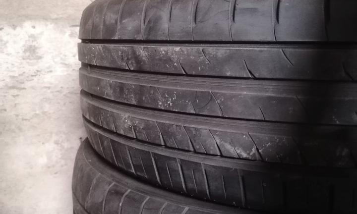2 Pneumatici estivi 245 45 20 gomme 103Y usate a