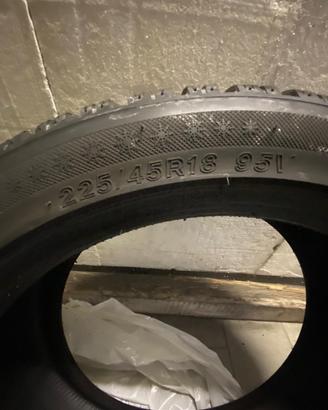 4 gomme invernali  225/45R18 961V   LASSA
