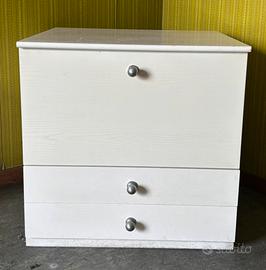Comodino in legno bianco
