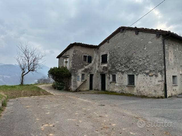 Rustico / Casale di 107 m² con 2 locali a Cene - Vista 2
