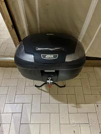 Bauletto con schienalino Givi simply yamaha xmax