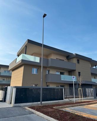Nuovo bilocale con arredamento nuovo